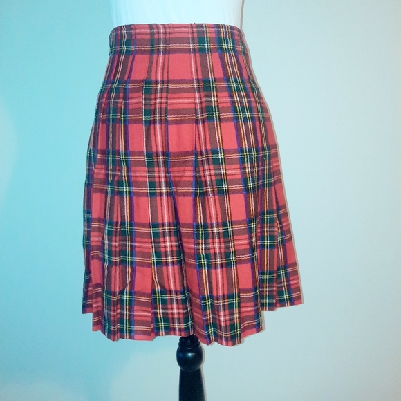 Tartan plaid wrap skirt with pin - Picture 11 of 12